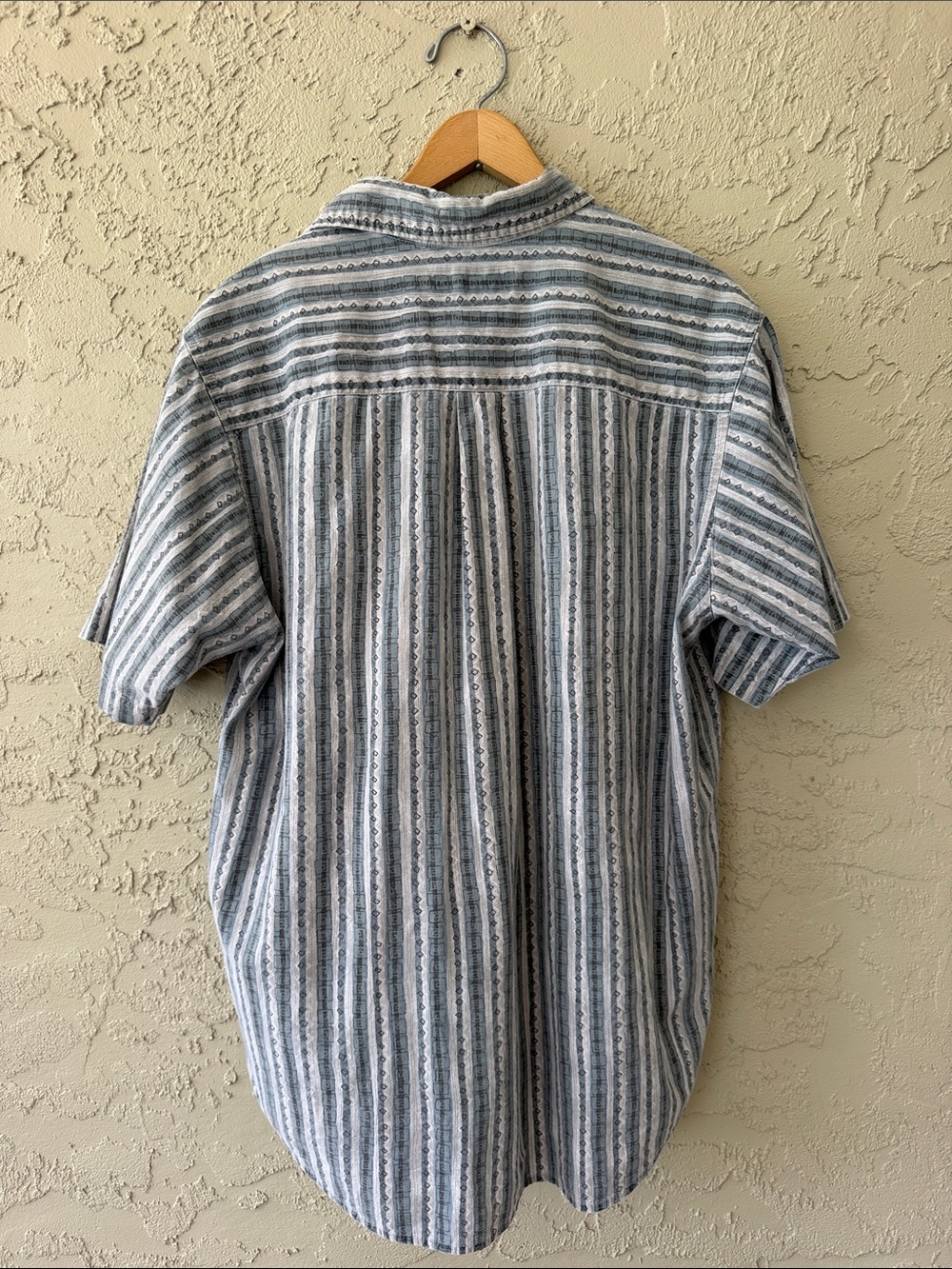 Striped Pattern Shirt - Picture 2 of 5